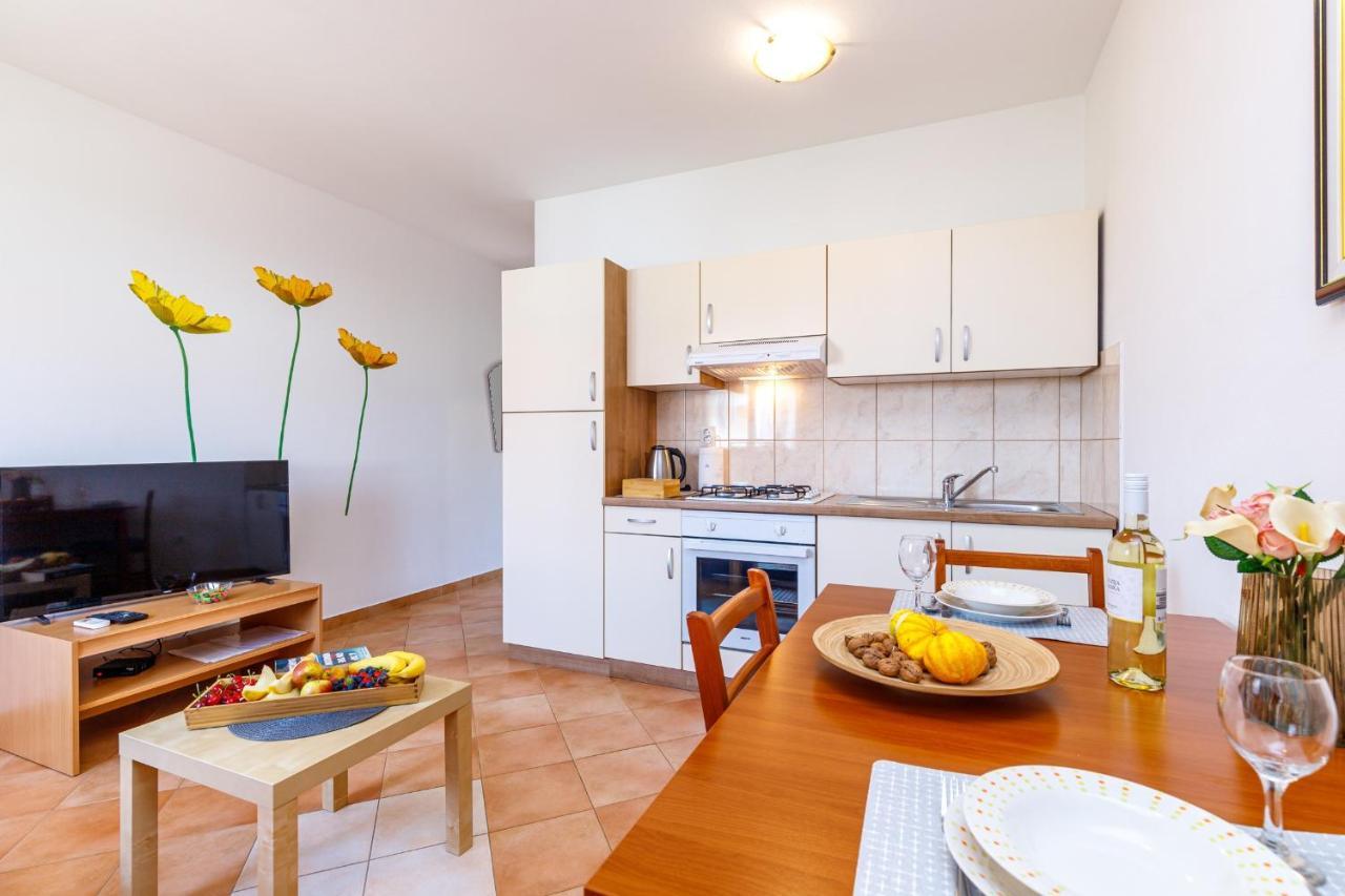 Apartments Lavanda Rovinj Buitenkant foto